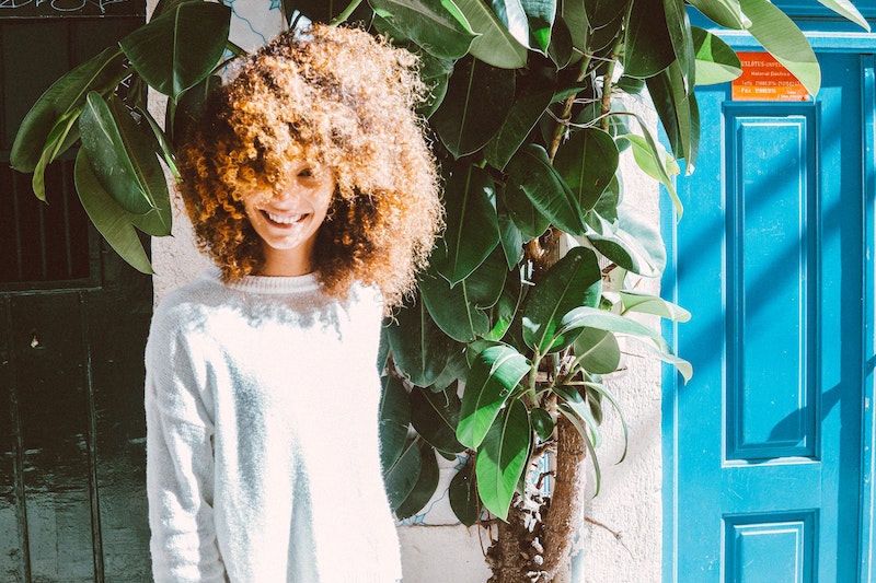 capelli ricci al mare